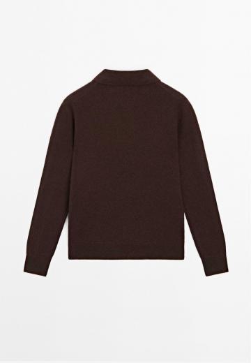 Пуловер с воротником поло