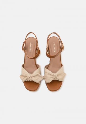 Босоножки на платформе