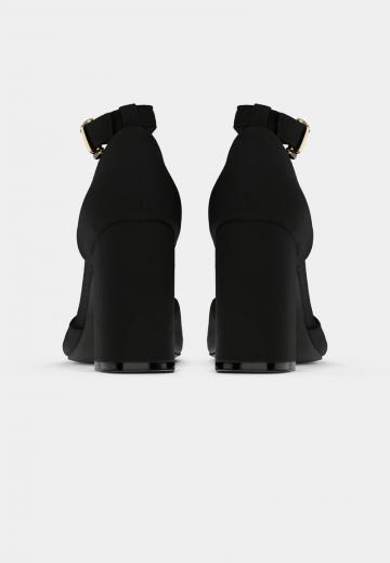 Туфли с ремешком