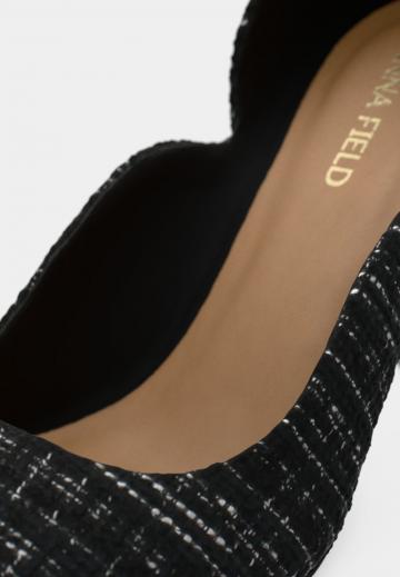 Туфли с ремешком