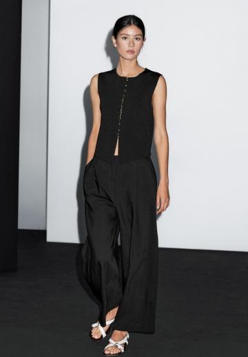 Вязаный жилет