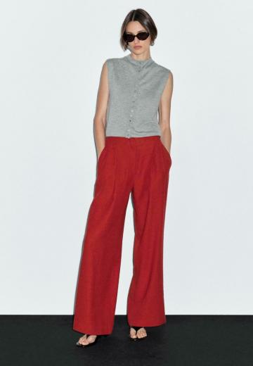 Вязаный жилет