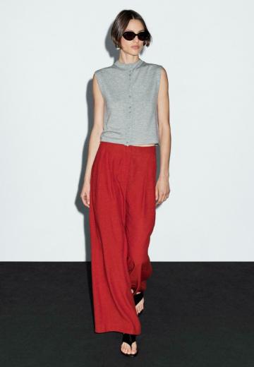 Вязаный жилет