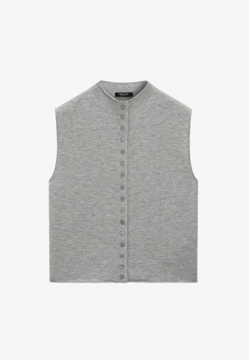 Вязаный жилет