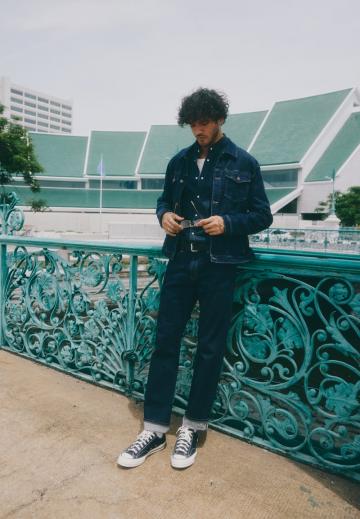 Прямые джинсы