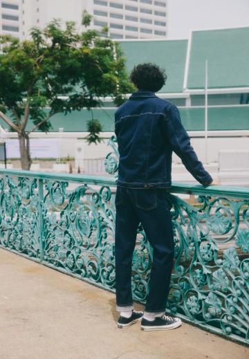 Прямые джинсы