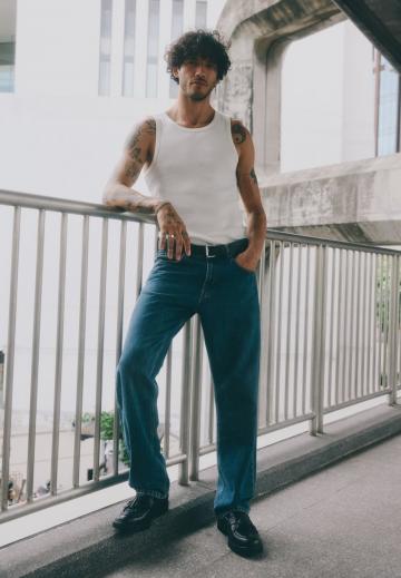 Прямые джинсы