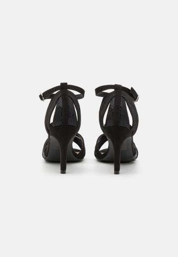 Туфли с ремешком