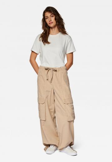 Брюки с накладными карманами