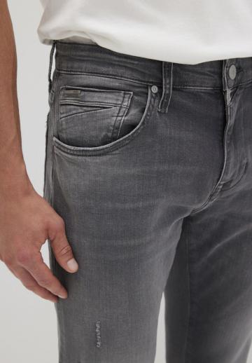 Узкие джинсы