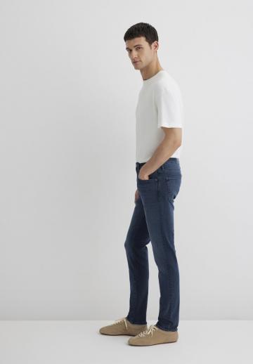 Узкие джинсы