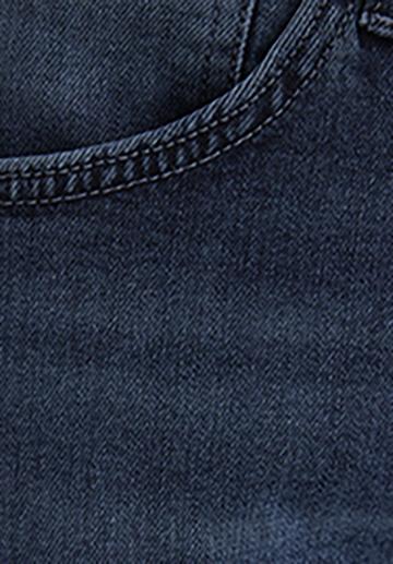 Узкие джинсы