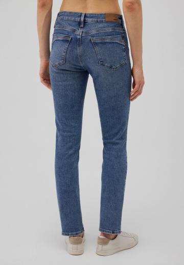 Узкие джинсы