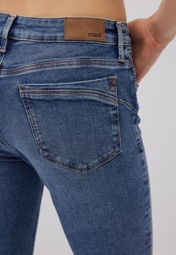 Узкие джинсы