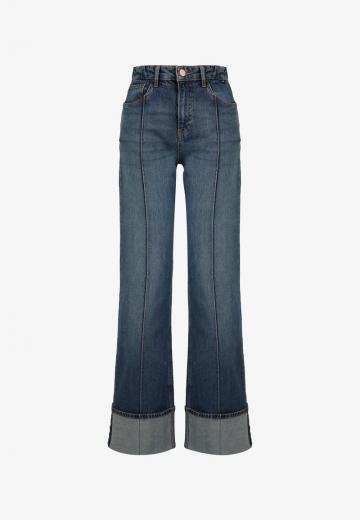 Клешеные джинсы