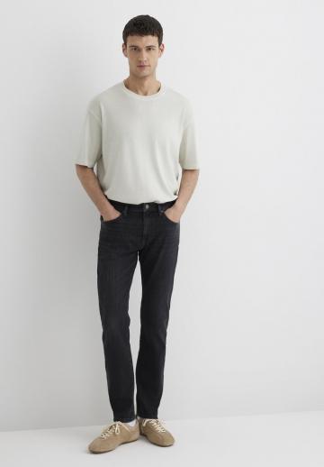 Прямые джинсы