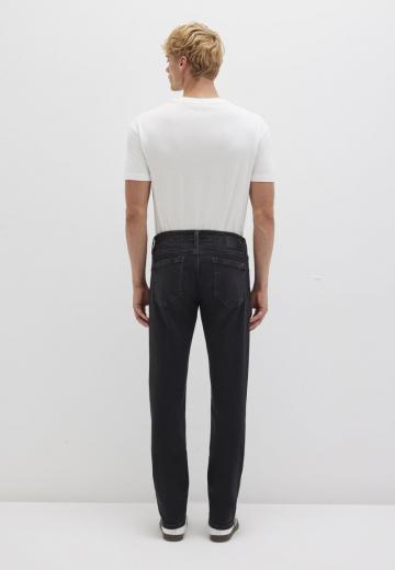 Узкие джинсы