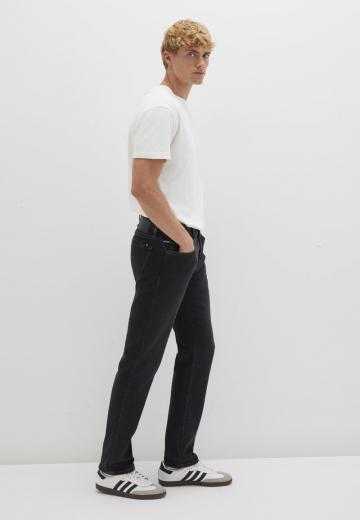 Узкие джинсы