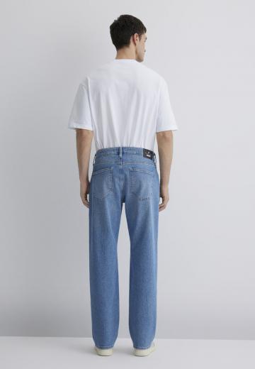 Прямые джинсы