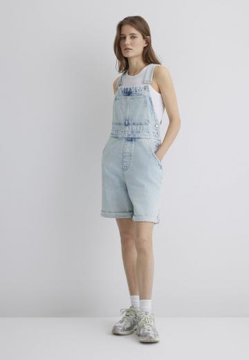 Джинсовый комбинезон