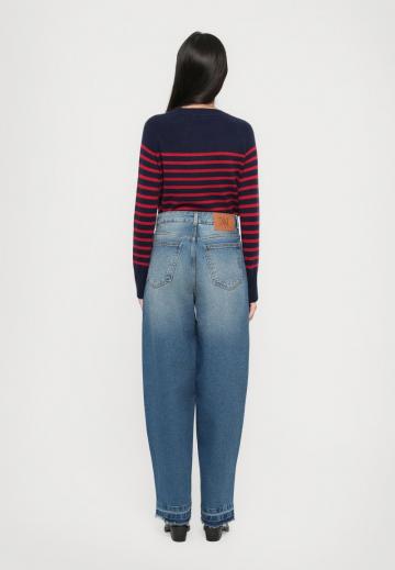 Свободные джинсы