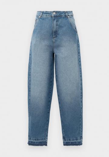 Свободные джинсы