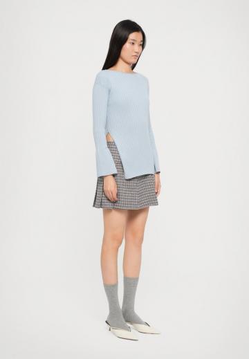 Длинный пуловер