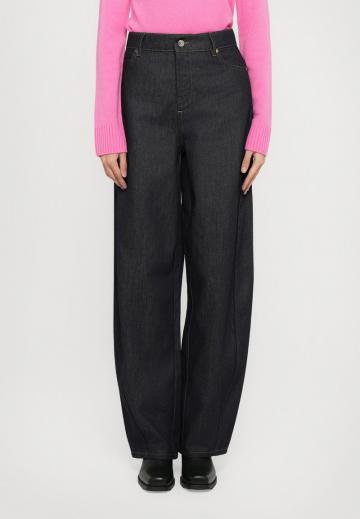 Свободные джинсы