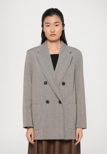 Длинный блейзер