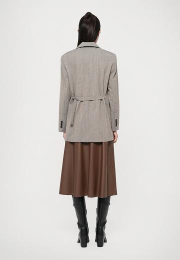 Длинный блейзер