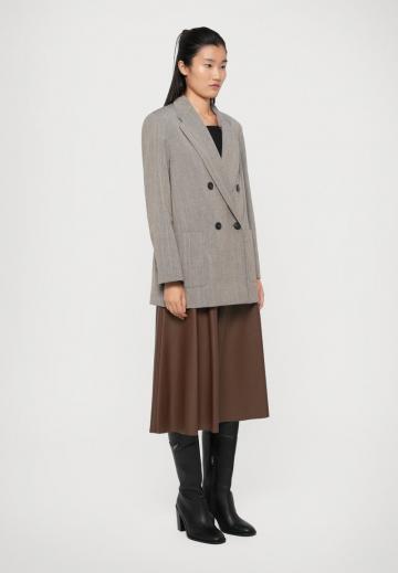 Длинный блейзер