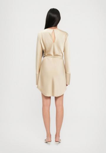 Короткое платье