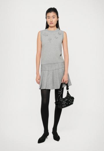 Пуловер без рукавов