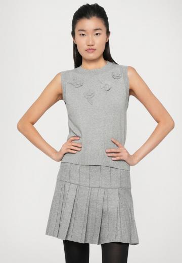 Пуловер без рукавов