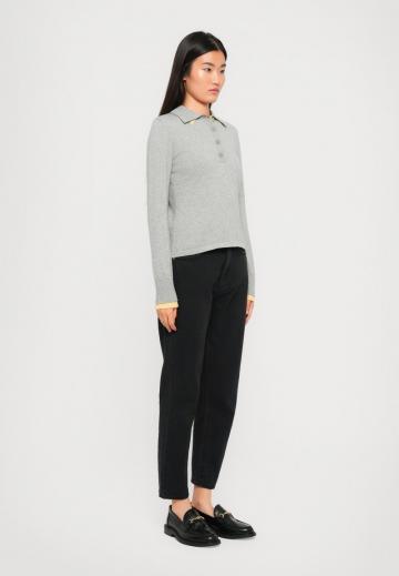 Пуловер с воротником поло