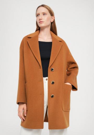 Шерстяное пальто