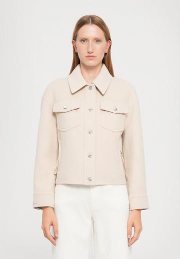 Короткое пальто