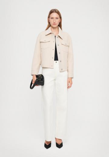 Короткое пальто