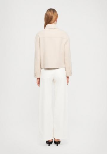 Короткое пальто