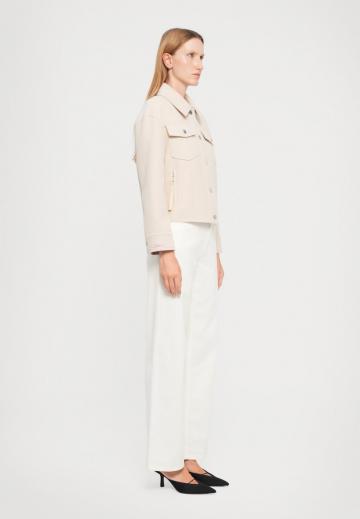 Короткое пальто