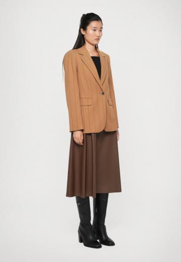 Длинный блейзер