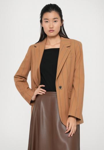 Длинный блейзер