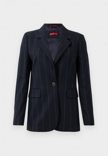 Длинный блейзер