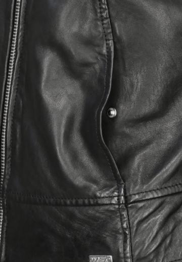 Короткая куртка