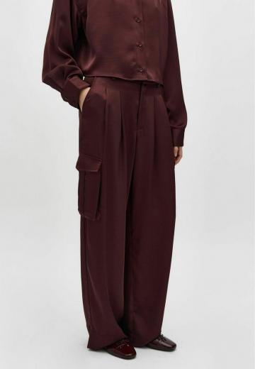 Брюки с накладными карманами