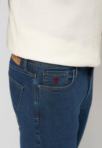 Узкие джинсы