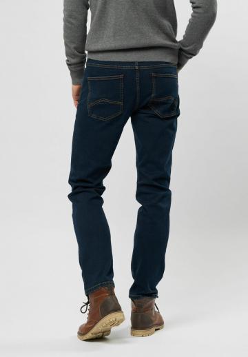 Узкие джинсы