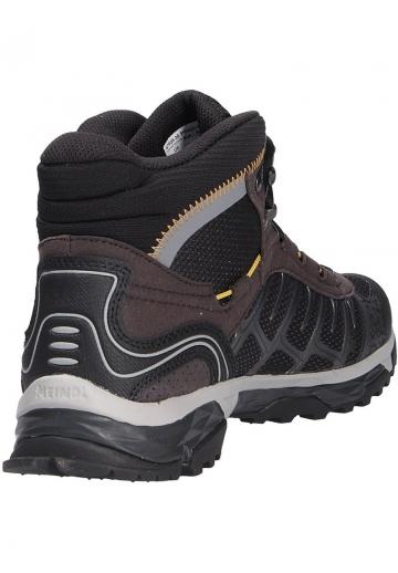 Походные ботинки