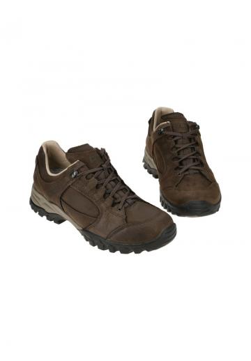 Походные кроссовки