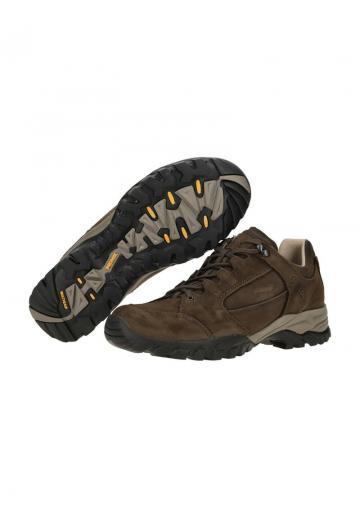 Походные кроссовки